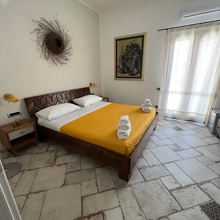 לינה וארוחת בוקר Il Mandorlo 3*